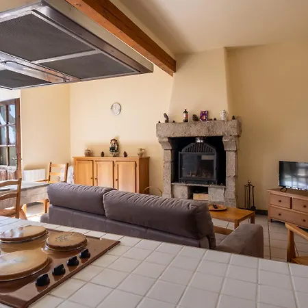 Tatil Evi De France A Tresbos Laval-Atger